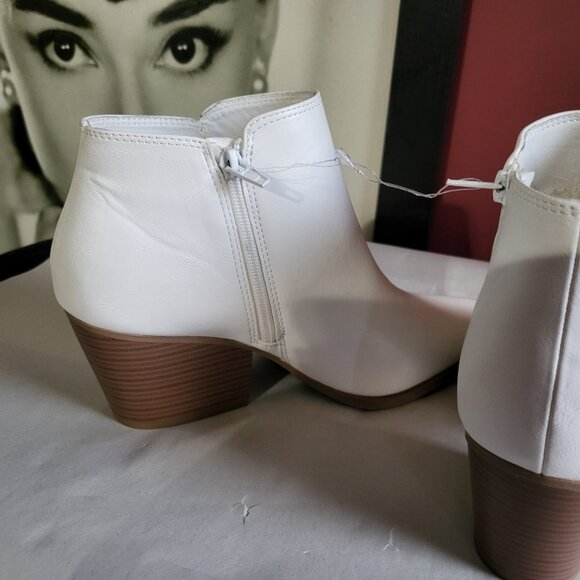 NWOT CENTRO POINT WHITE ANKLE BOOT SZ 9.5 - Picture 5 of 7